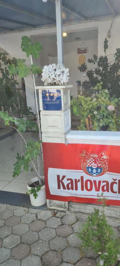 Apartments Hugo Malinska Zewnętrze zdjęcie