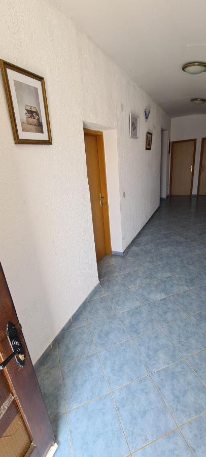 Apartments Hugo Malinska Zewnętrze zdjęcie